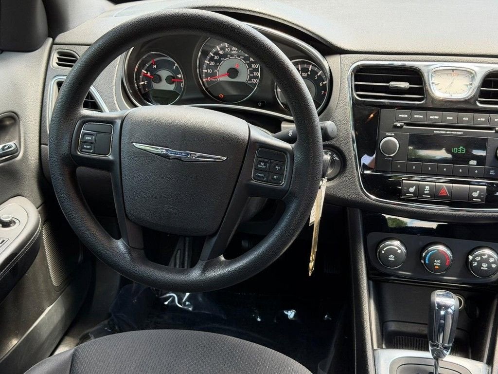 2013 Chrysler 200 LX