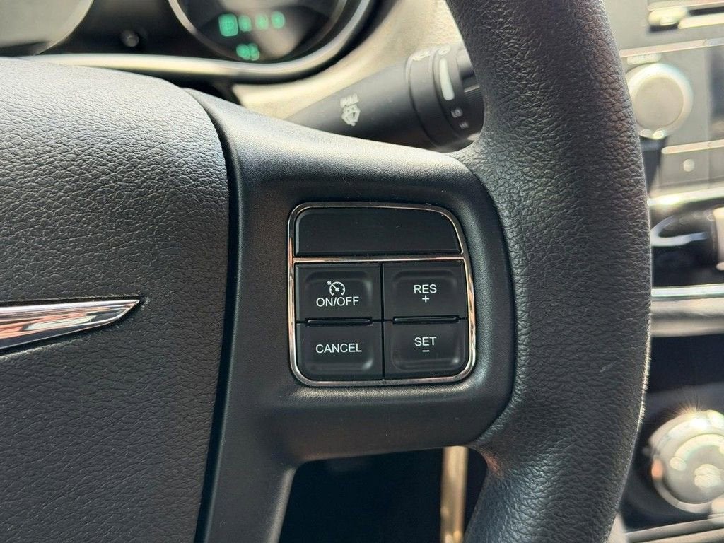 2013 Chrysler 200 LX