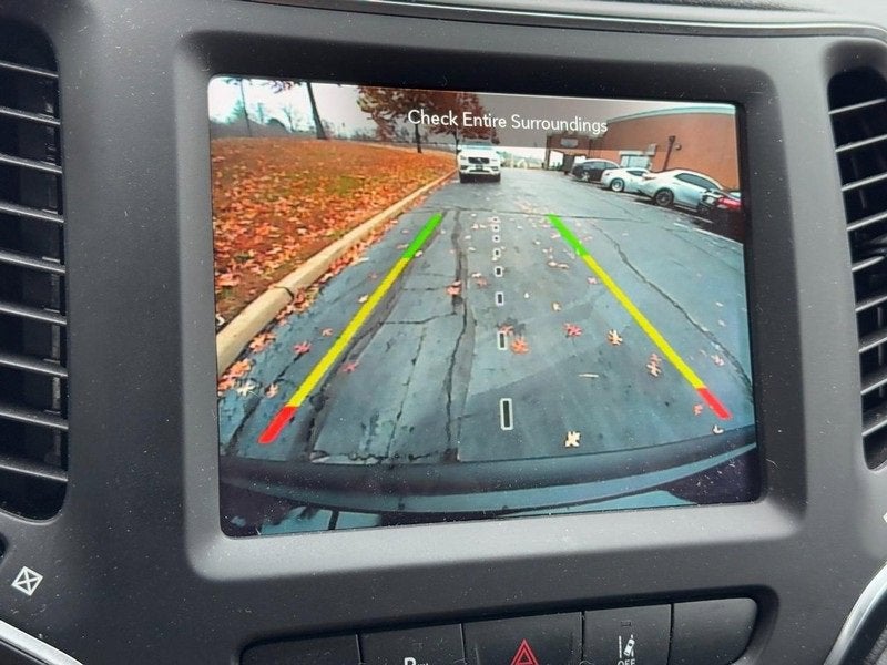 2023 Jeep Cherokee Altitude Lux