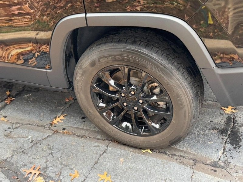 2023 Jeep Cherokee Altitude Lux