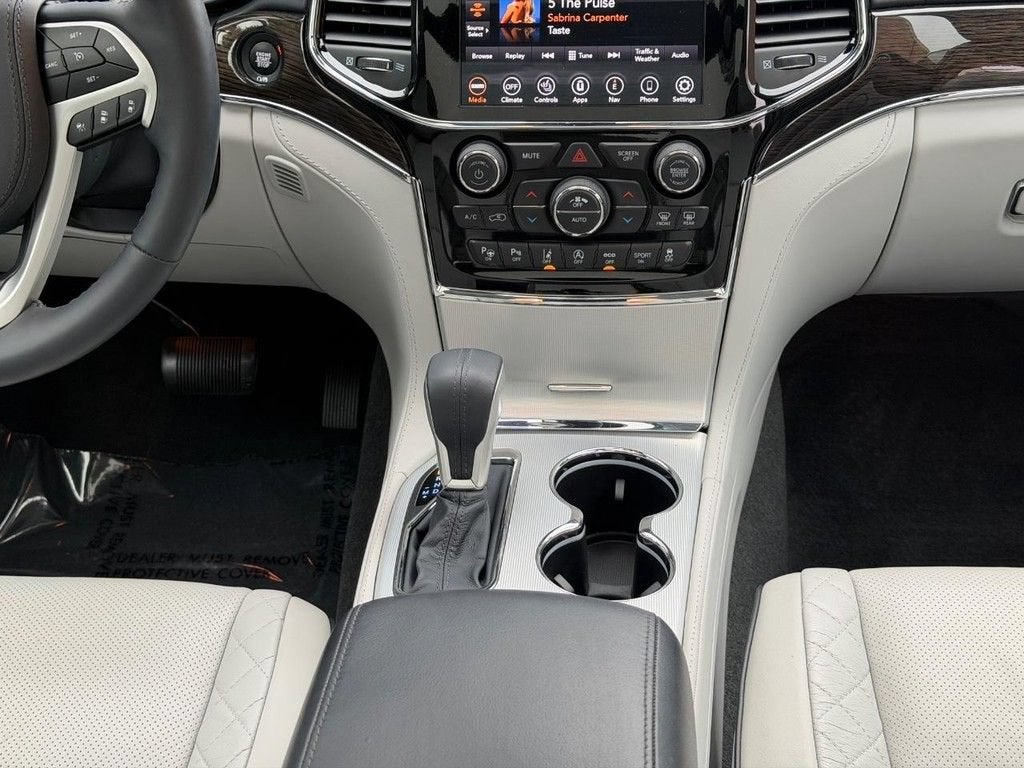 2020 Jeep Grand Cherokee Summit