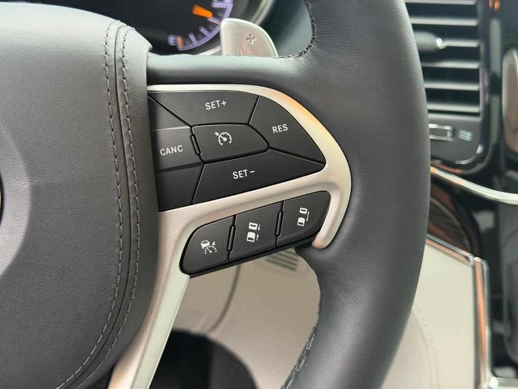 2020 Jeep Grand Cherokee Summit