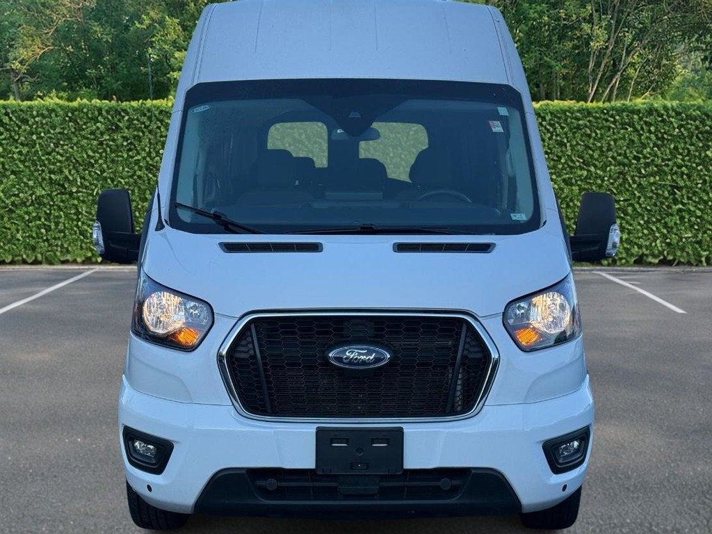 2025 Ford Transit Passenger Wagon XL