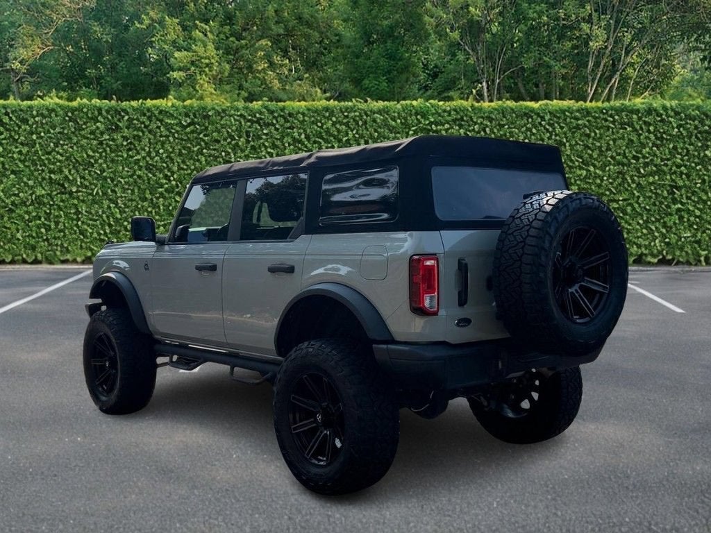 2023 Ford Bronco Base