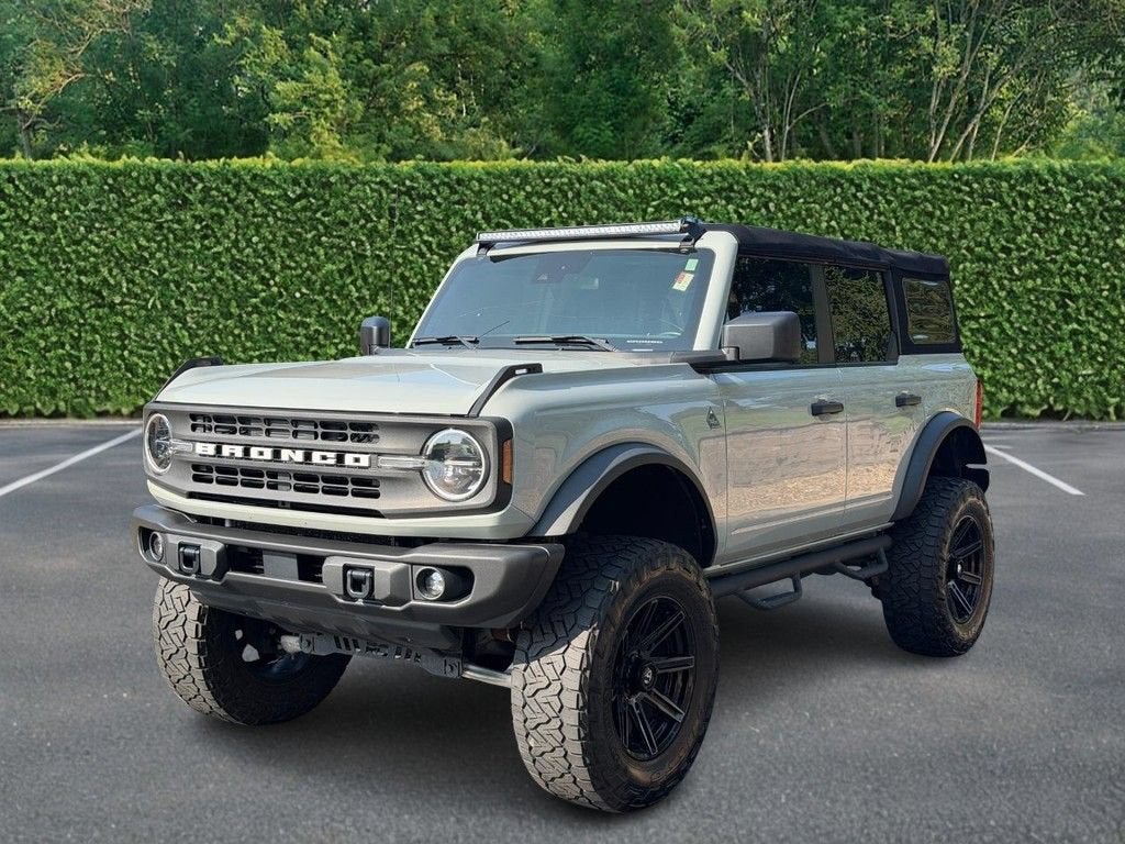 2023 Ford Bronco Base