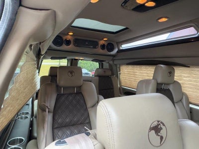 2021 Chevrolet Express Passenger 3500 1LS