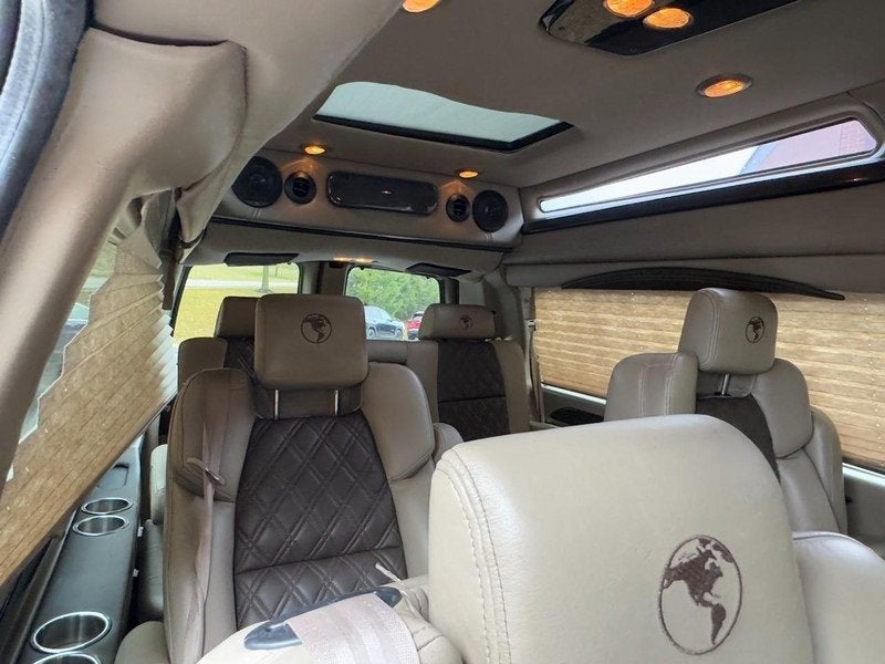 2021 Chevrolet Express Passenger 3500 1LS