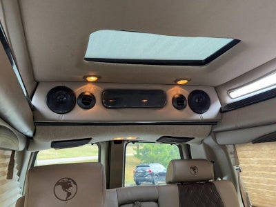 2021 Chevrolet Express Passenger 3500 1LS