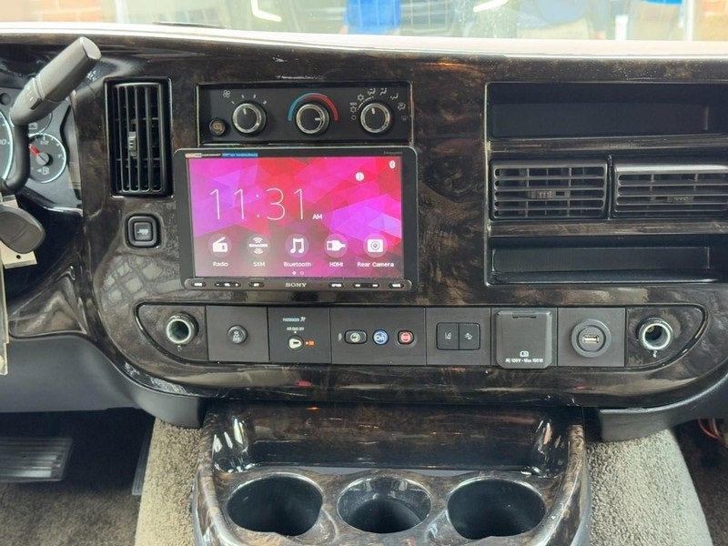 2021 Chevrolet Express Passenger 3500 1LS