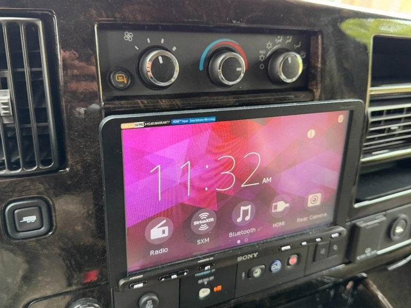 2021 Chevrolet Express Passenger 3500 1LS