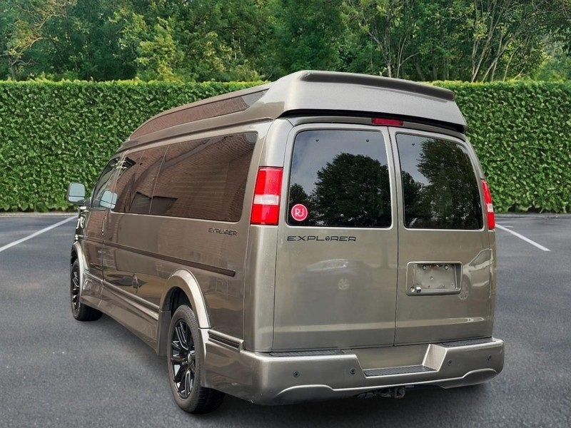 2021 Chevrolet Express Passenger 3500 1LS