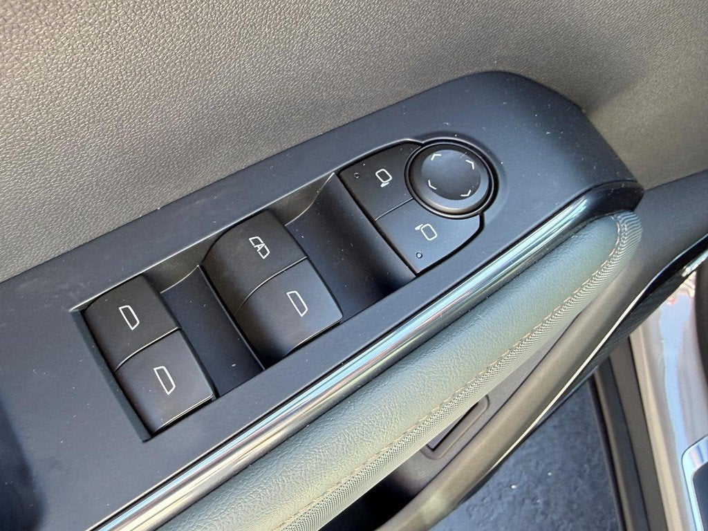 2027 GMC Acadia AT4