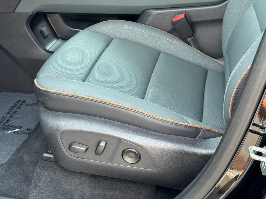 2025 GMC Acadia AT4