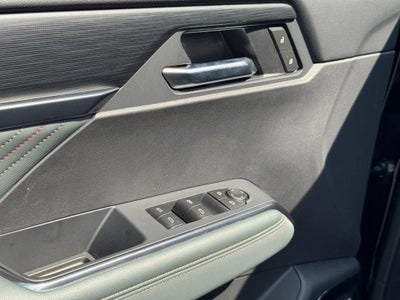 2025 GMC Acadia AT4