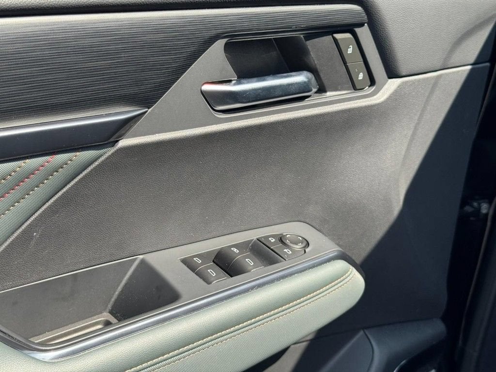 2025 GMC Acadia AT4
