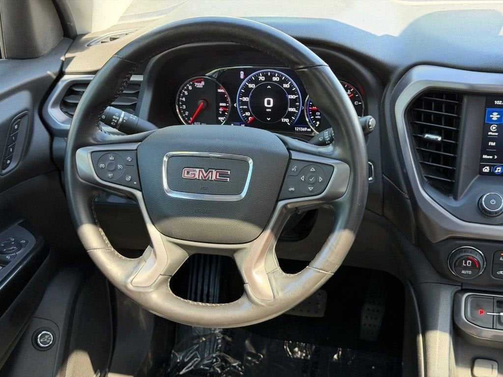 2022 GMC Acadia AT4
