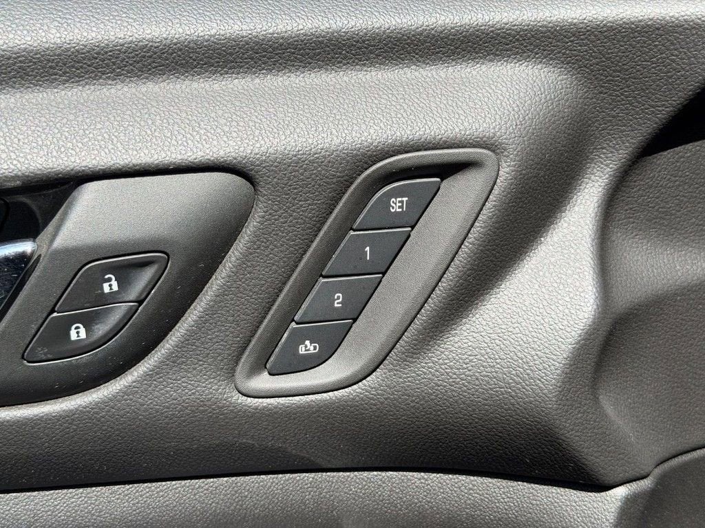 2022 GMC Acadia AT4