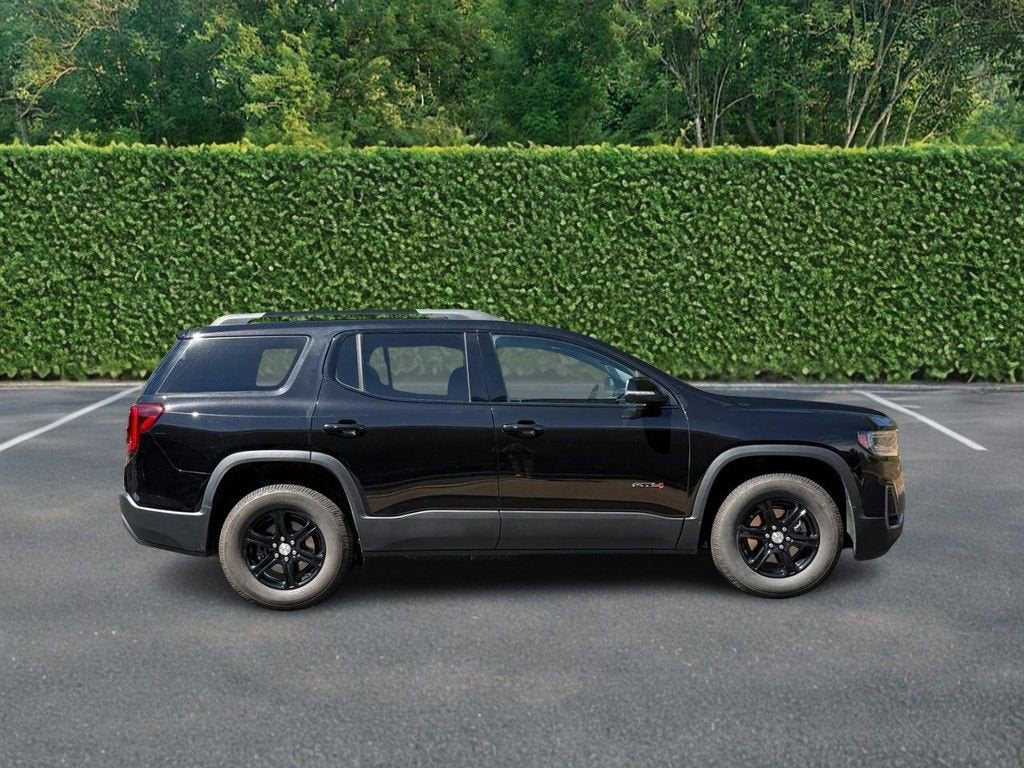 2022 GMC Acadia AT4