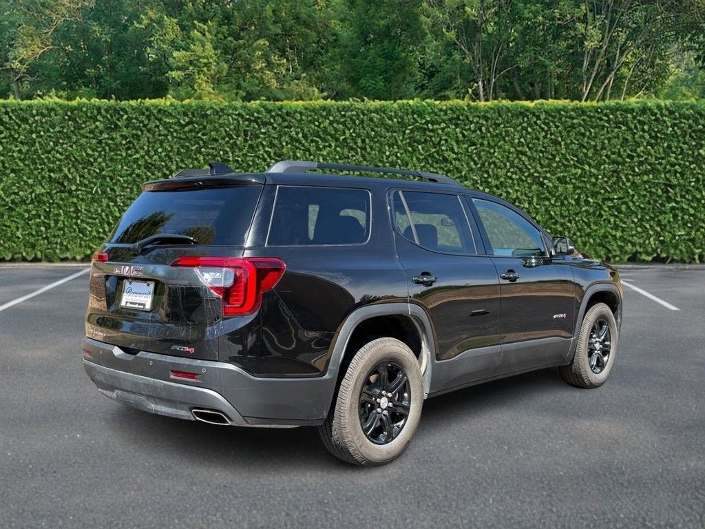 2022 GMC Acadia AT4