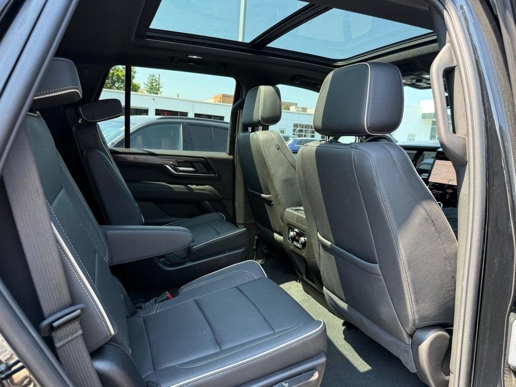 2025 GMC Yukon Elevation
