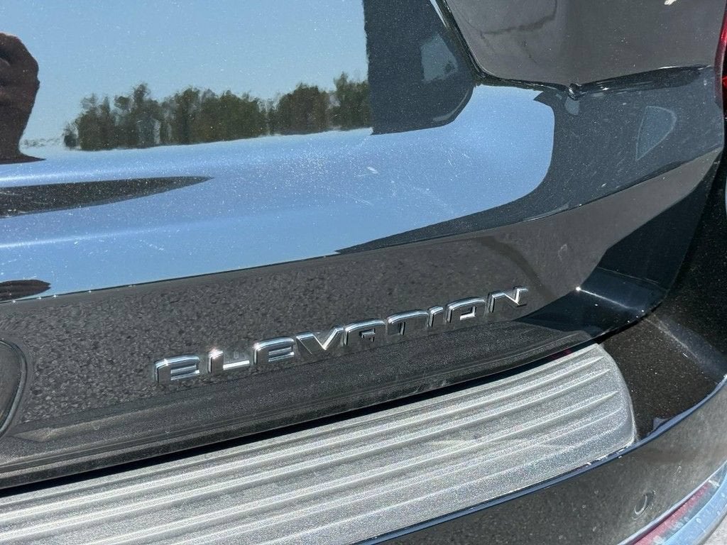 2025 GMC Yukon Elevation