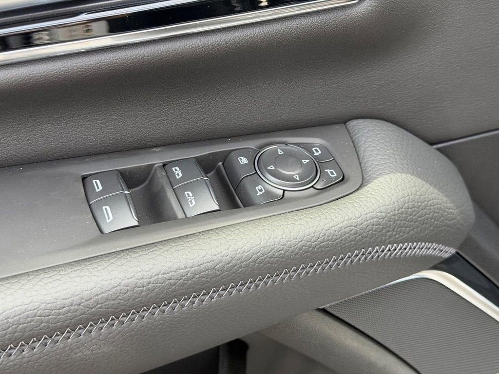 2026 GMC Yukon XL Denali - Photo 11