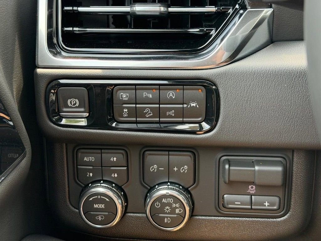 2026 GMC Yukon XL Denali - Photo 13
