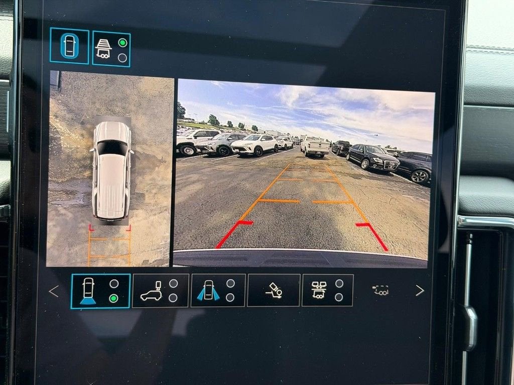 2026 GMC Yukon XL Denali - Photo 16