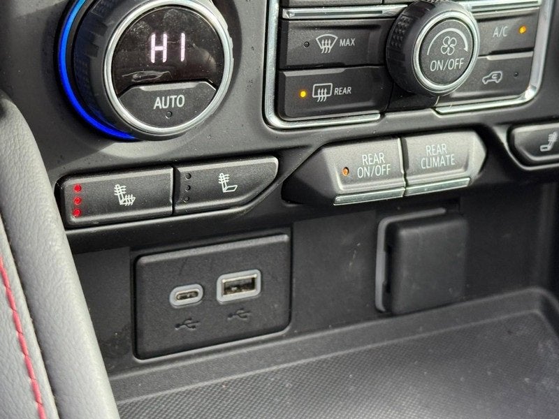 2023 Chevrolet Suburban RST