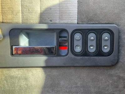 1994 GMC Sierra 1500 REG CAB 4WD 133WB