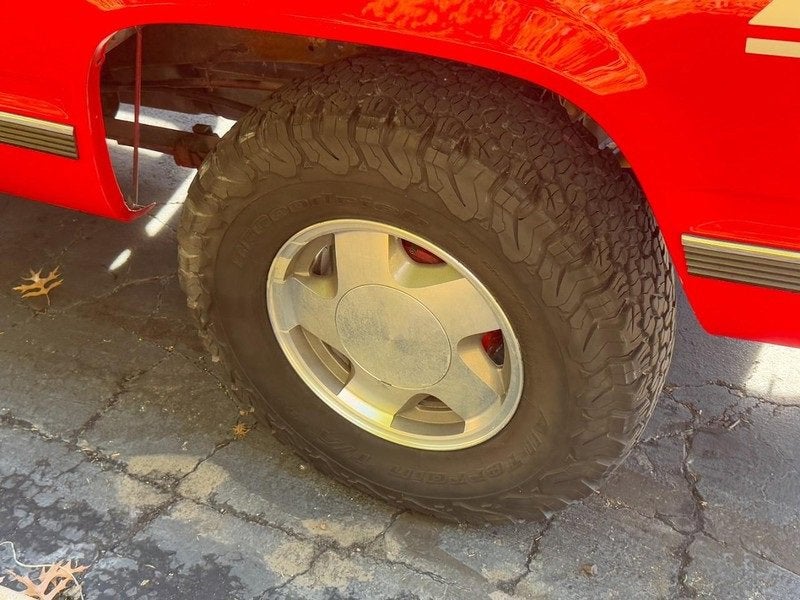 1994 GMC Sierra 1500 REG CAB 4WD 133WB