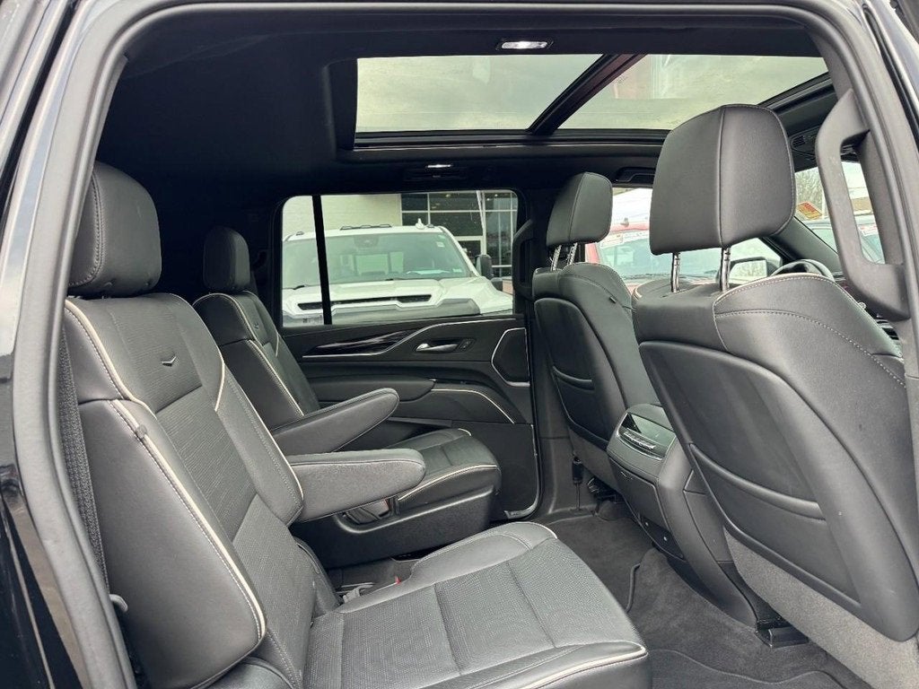 2023 Cadillac Escalade ESV Sport