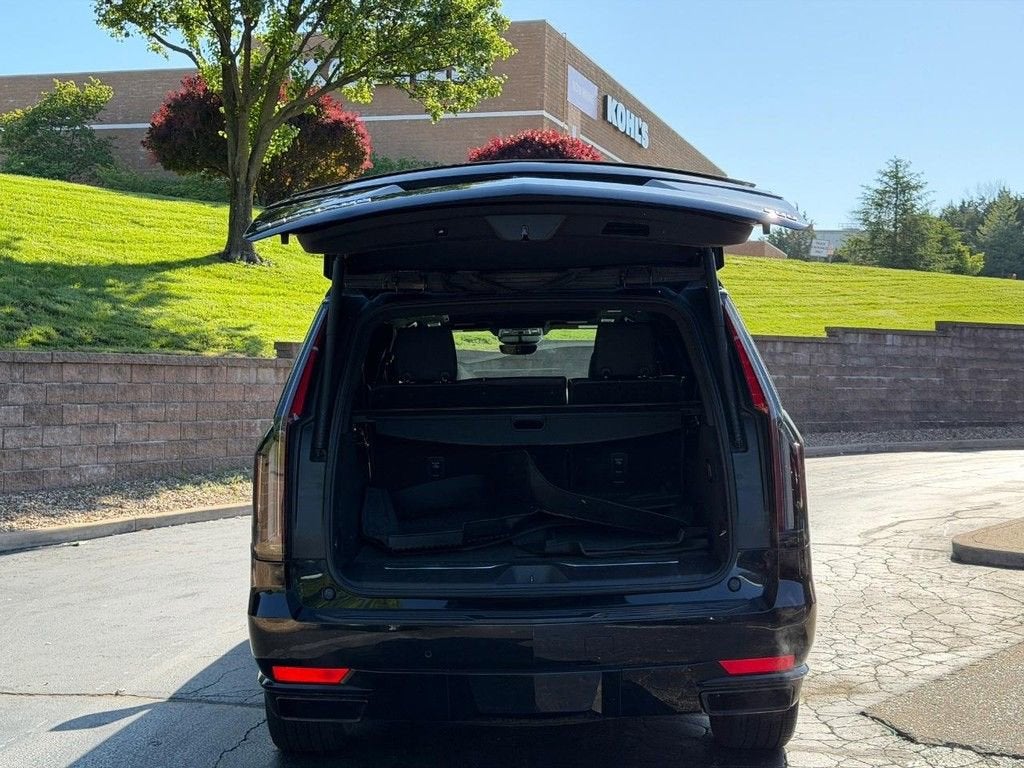 2022 Cadillac Escalade ESV Sport