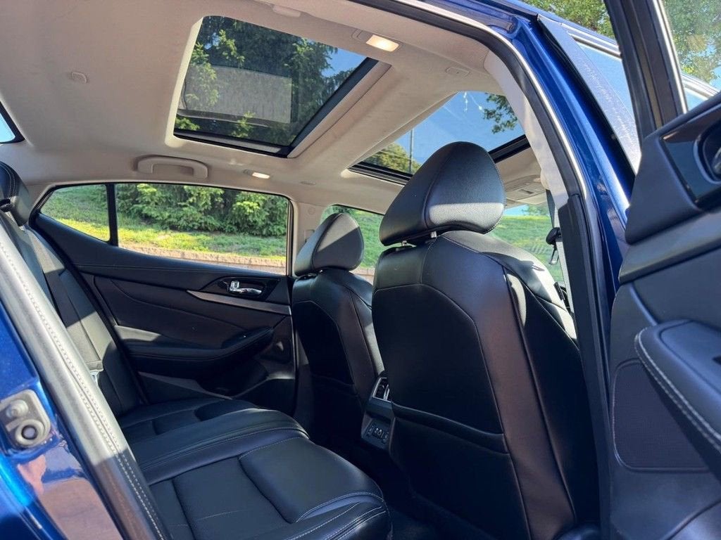2023 Nissan Maxima SL
