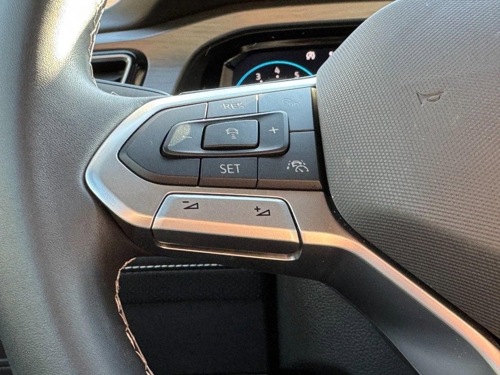 2024 Volkswagen Atlas Cross Sport 2.0T SE