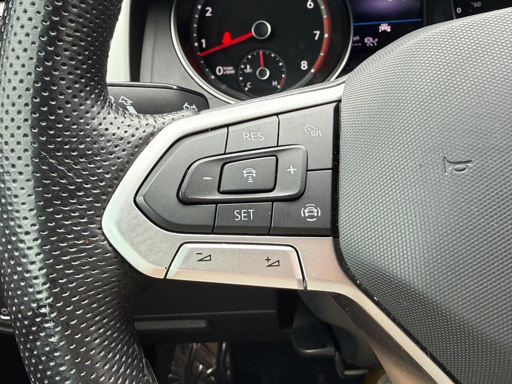 2021 Volkswagen Atlas Cross Sport 3.6L V6 SE w/Technology R-Line