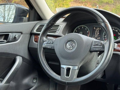 2013 Volkswagen Passat SEL