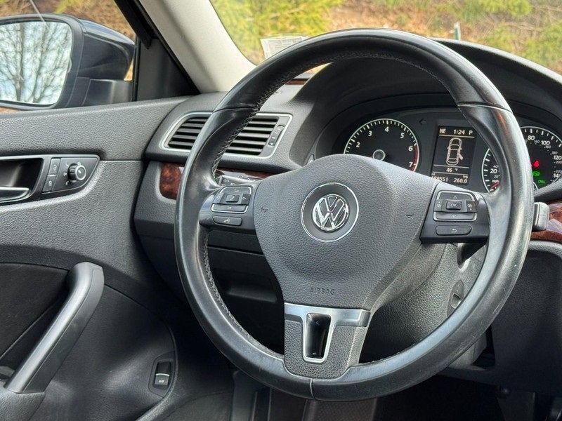 2013 Volkswagen Passat SEL