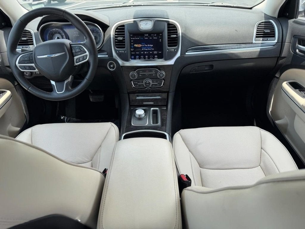 2021 Chrysler 300 Touring L