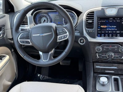 2021 Chrysler 300 Touring L