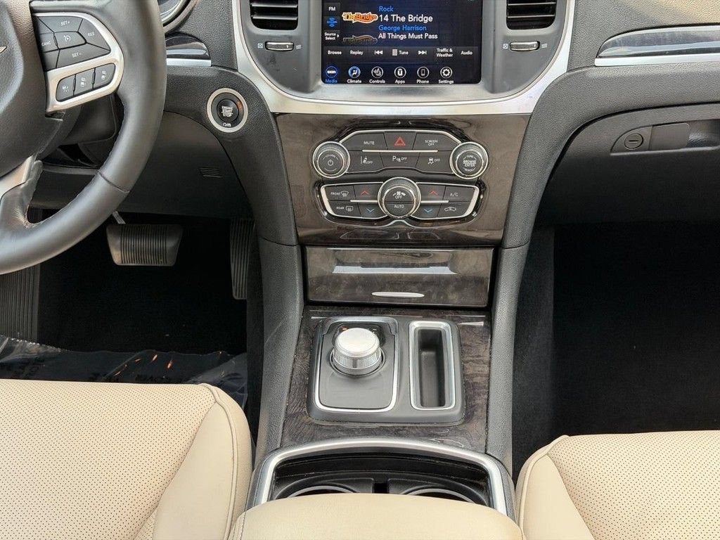 2021 Chrysler 300 Touring L