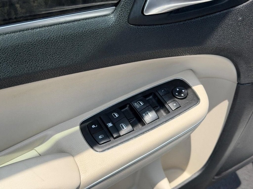 2021 Chrysler 300 Touring L