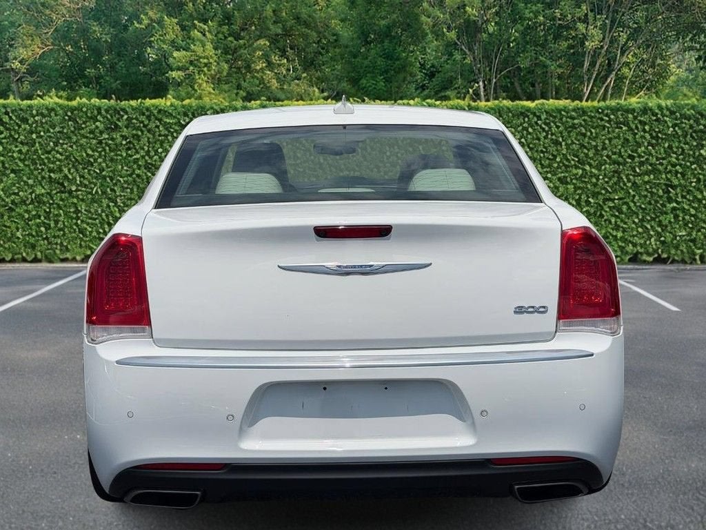 2021 Chrysler 300 Touring L