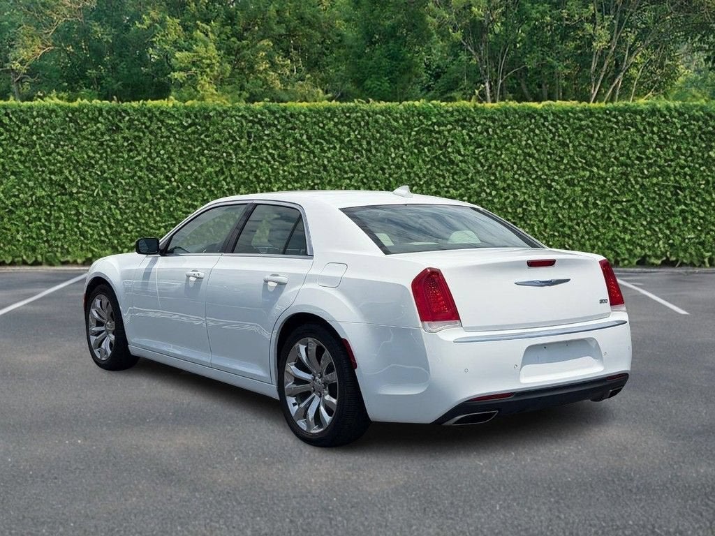 2021 Chrysler 300 Touring L