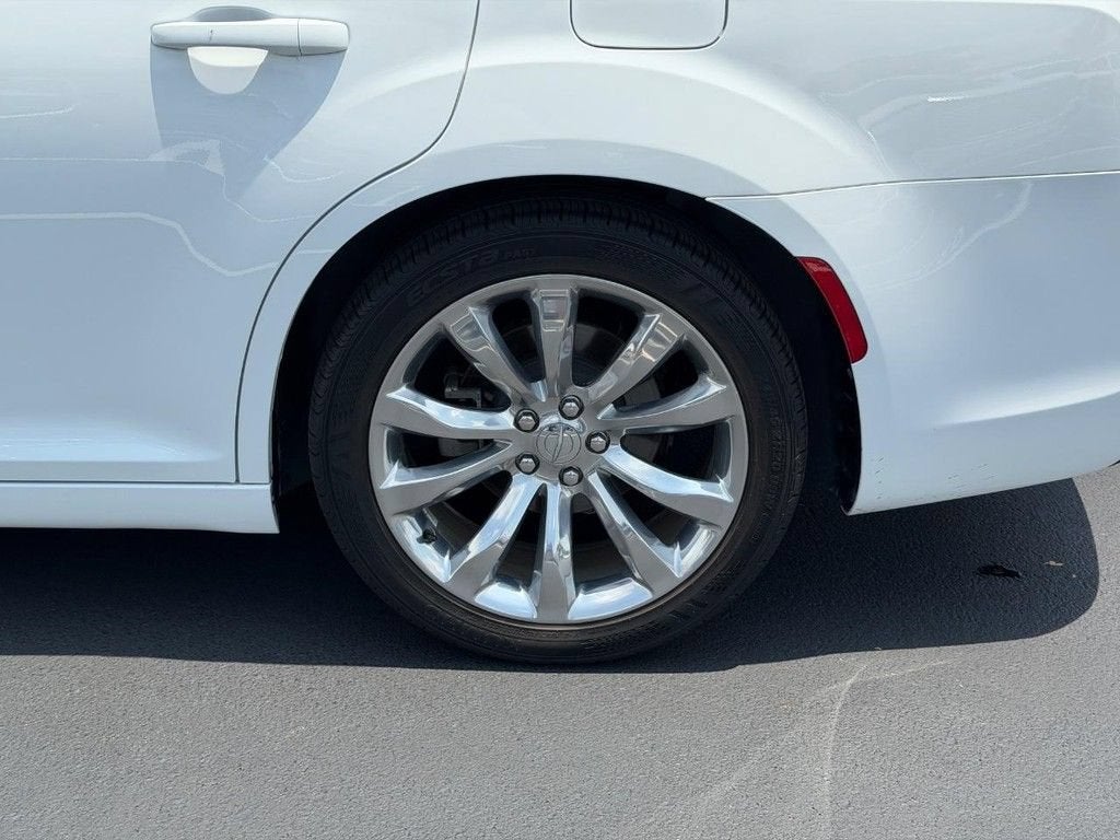 2021 Chrysler 300 Touring L