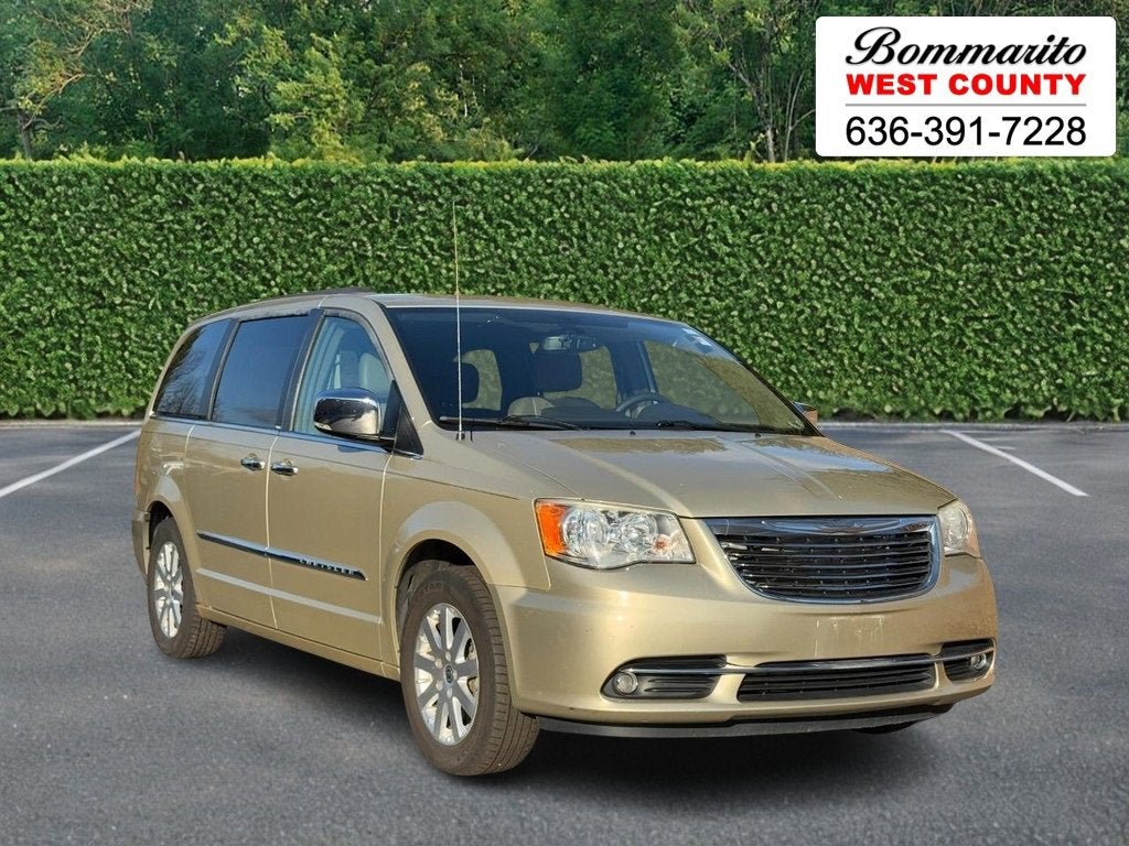2012 Chrysler Town & Country Touring-L