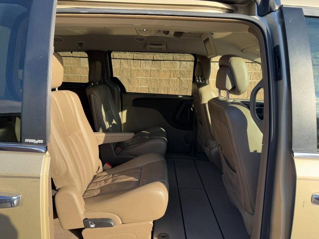 2012 Chrysler Town & Country Touring-L