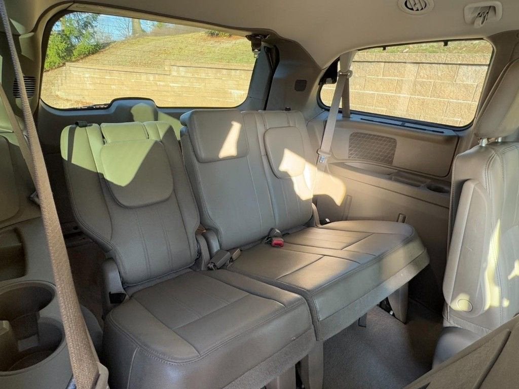 2012 Chrysler Town & Country Touring-L