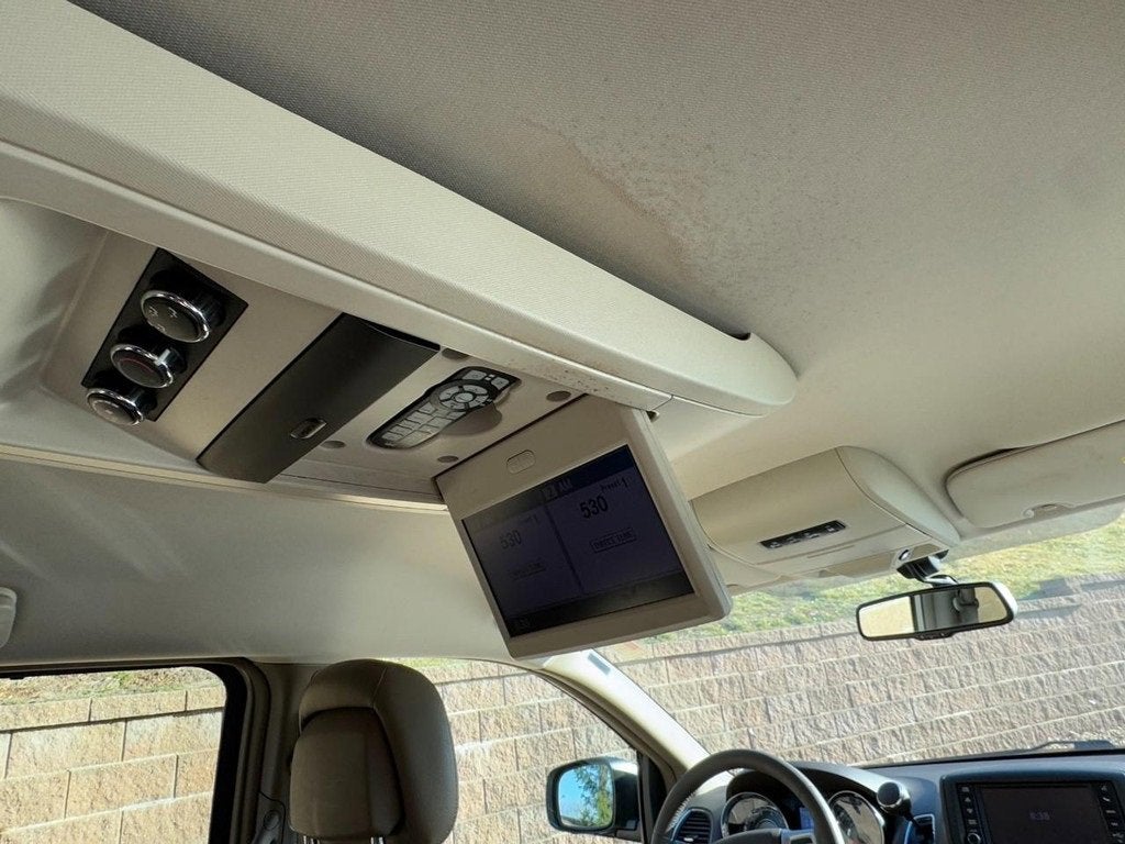 2012 Chrysler Town & Country Touring-L