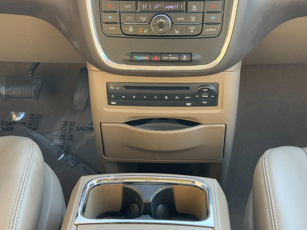 2012 Chrysler Town & Country Touring-L